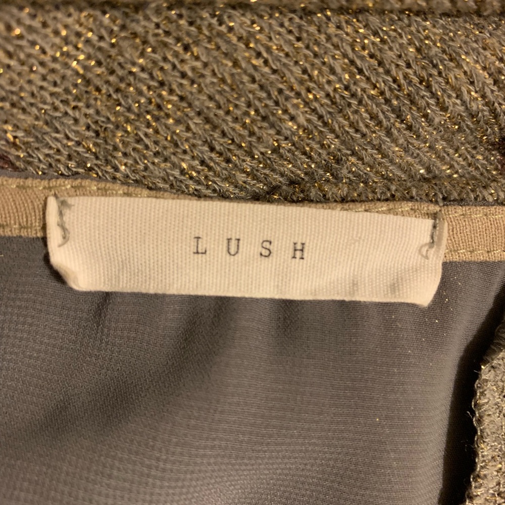 LUSH Top - Picture 5 of 6